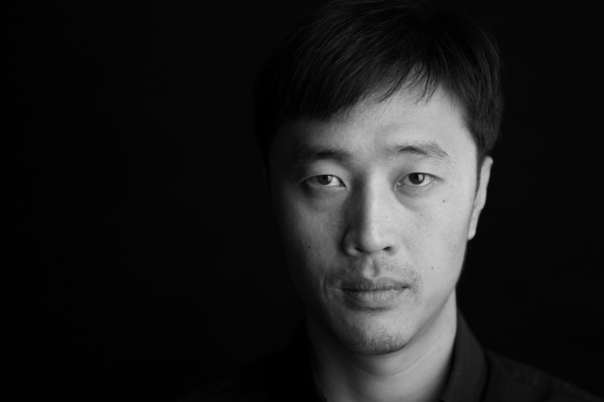 双鱼陨石转战北京郭晓明分饰两角演绎双面克隆教授