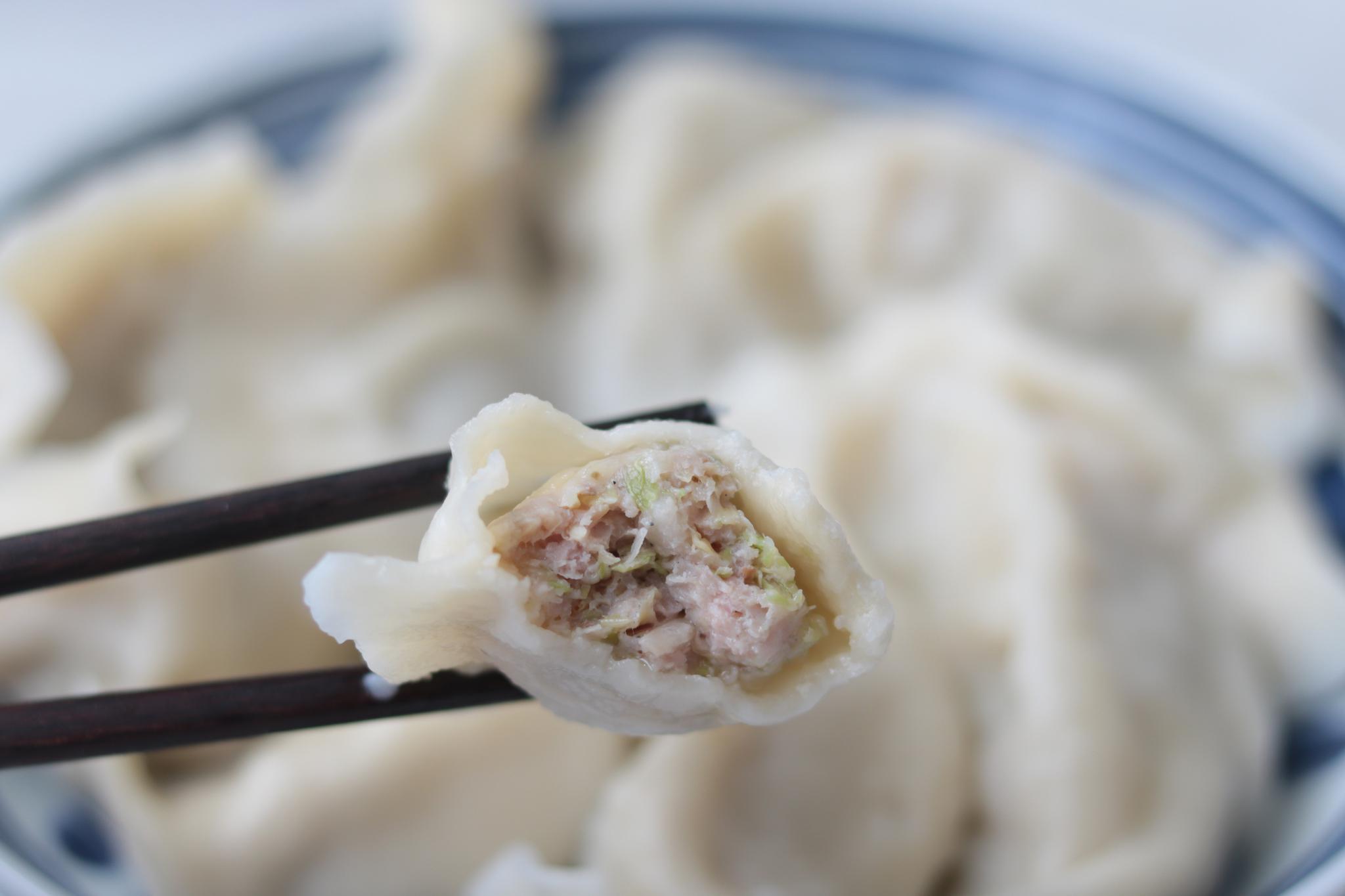 霜降后的这菜包饺子最好吃鲜嫩多汁一口一个每次吃到撑