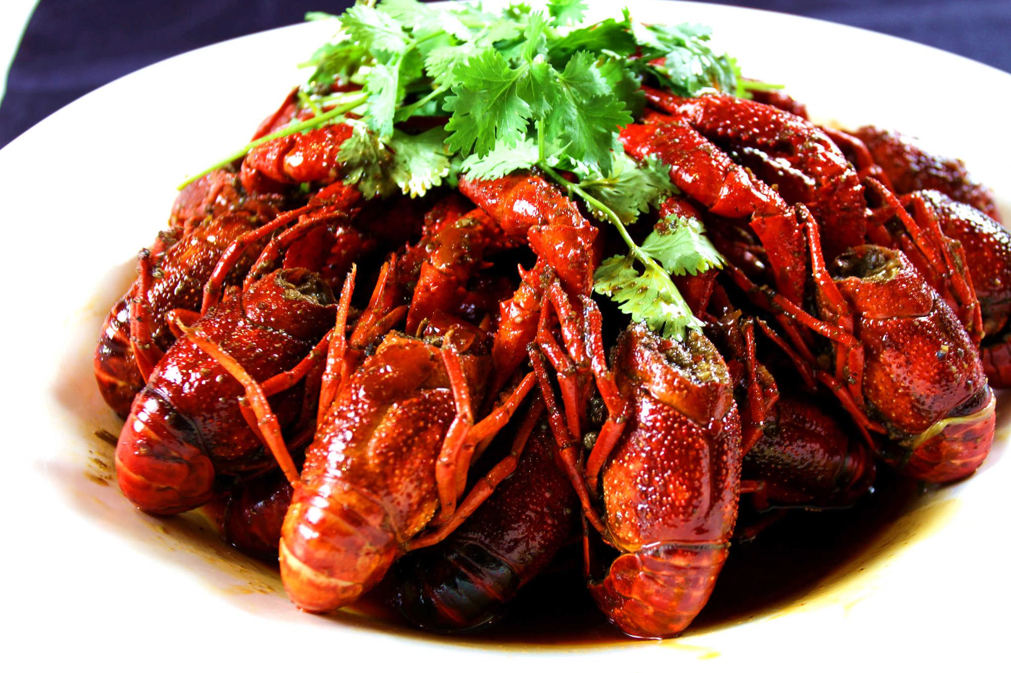 用6969料:龙虾,葱,姜,蒜,辣椒段,糖,盐,老抽,十三香粉,料酒菜品
