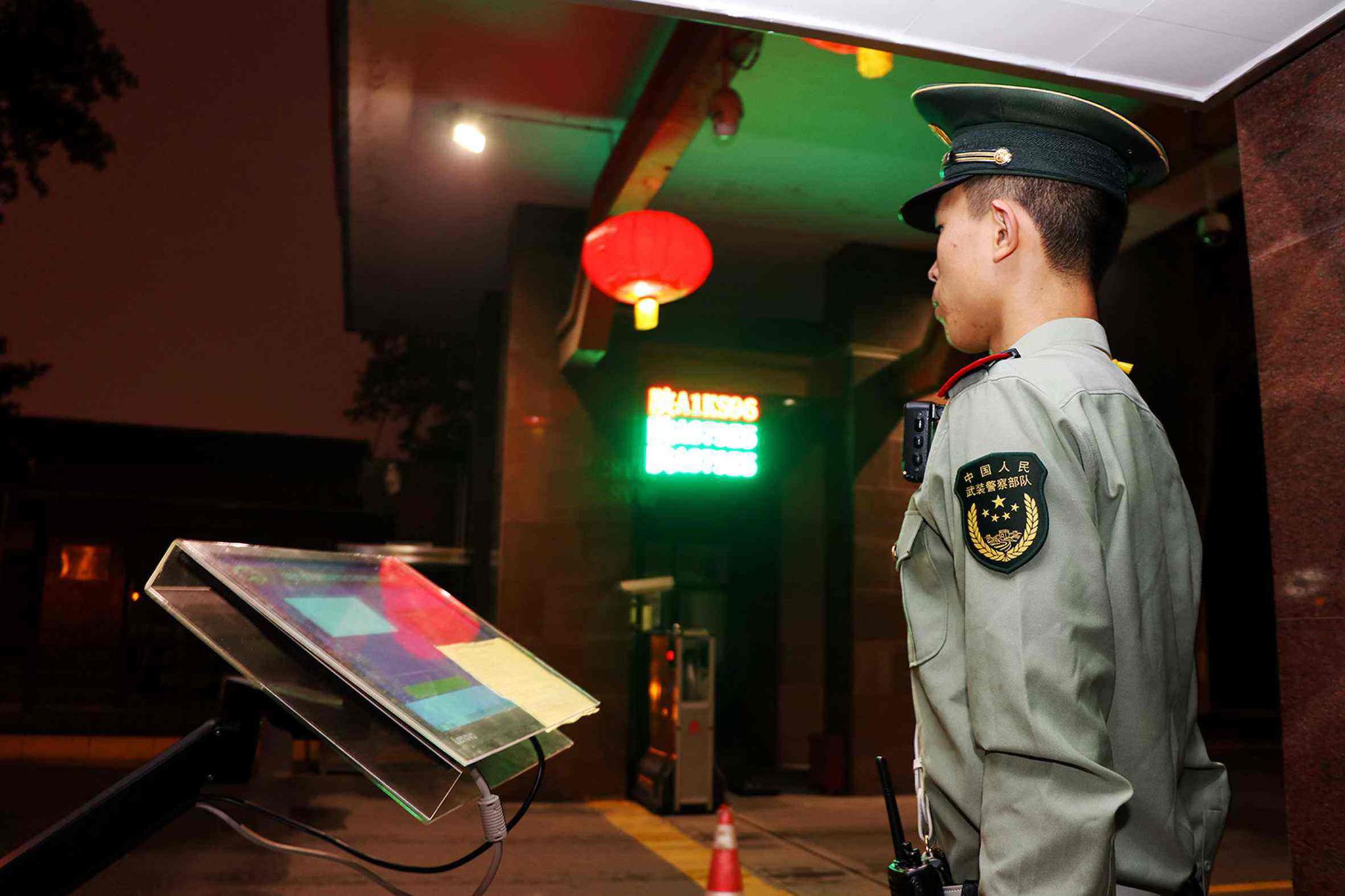 靠近哨兵警戒区答不上口令,这样做可以保证你伤害降到最低