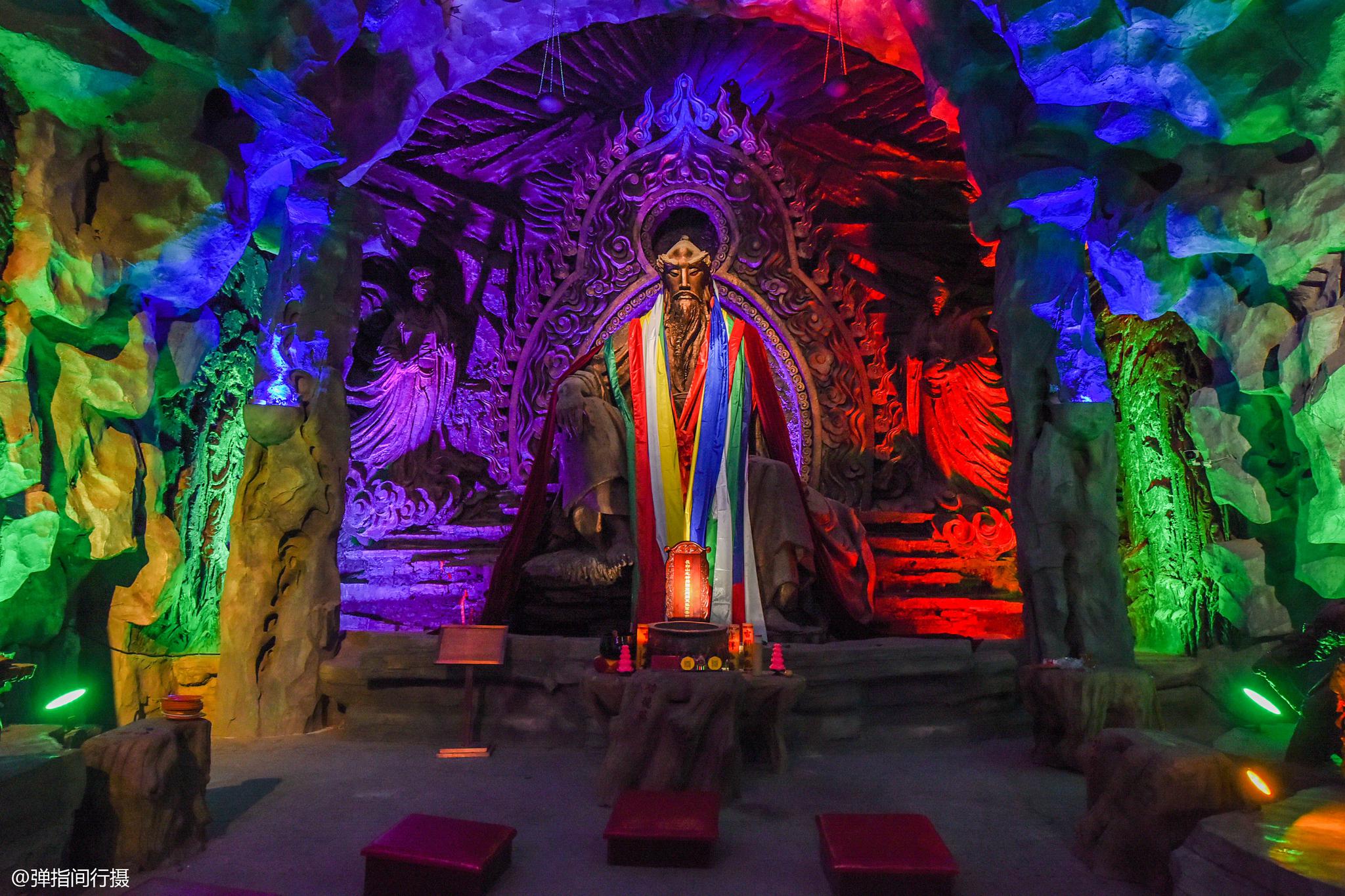 南的锦江,漫江和头道松花江三江交汇之处,讷殷古城的长白山灵应宫对面