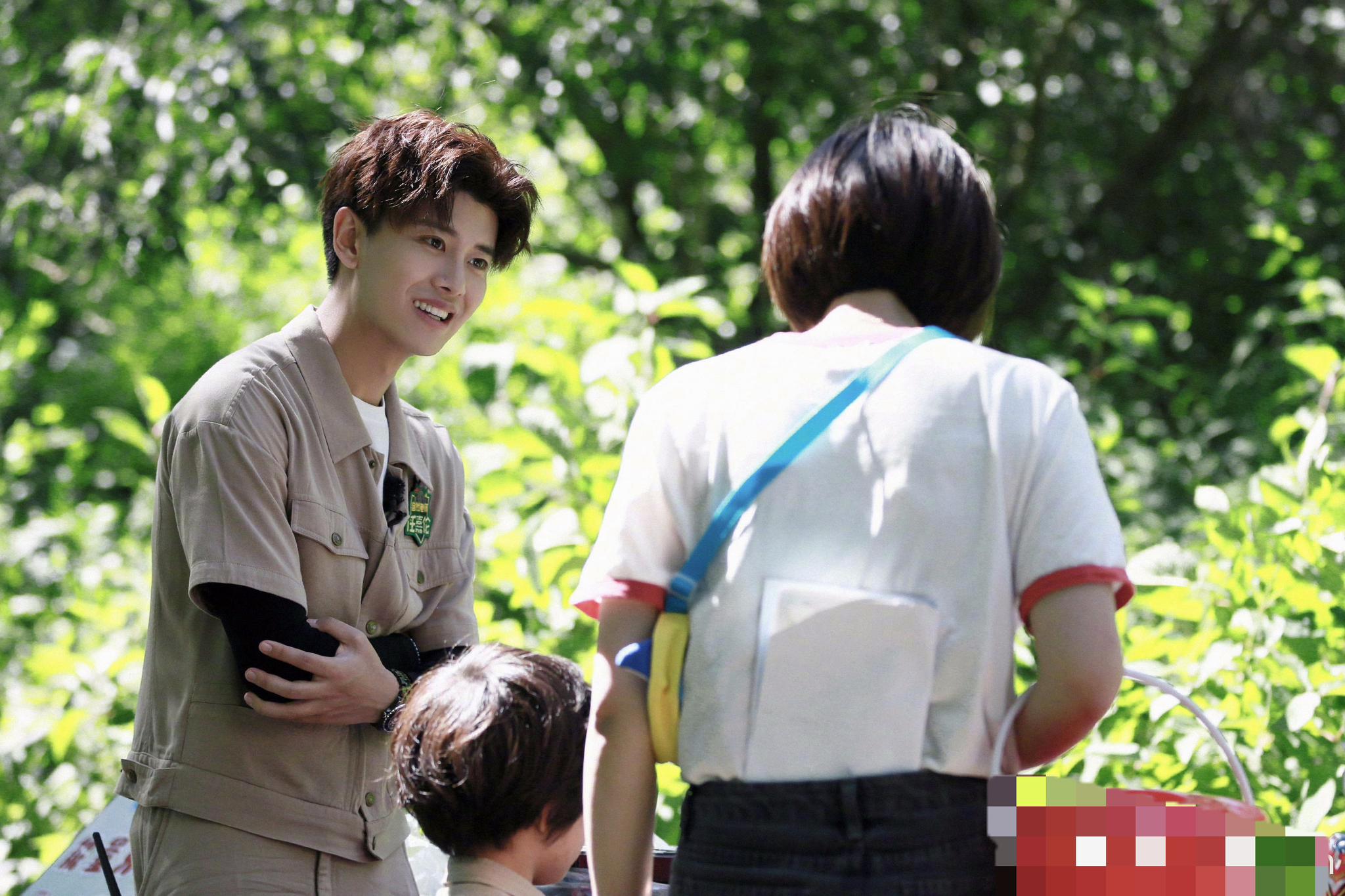 马可微博晒照,喊话颖儿任嘉伦杨紫电影进度,三人回答很妥当