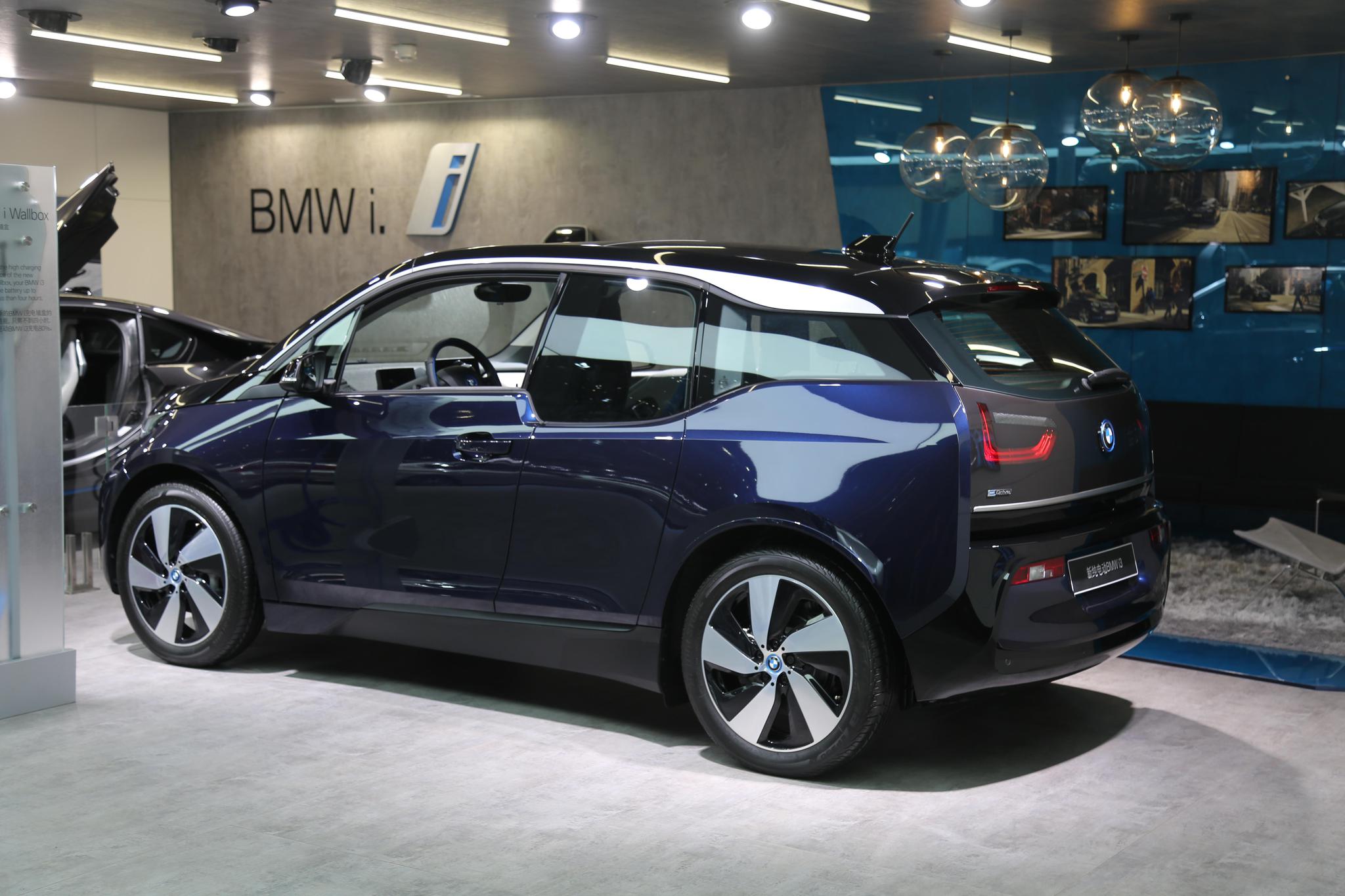 宝马bmw i3 新纯电动,35万级别新能源车,车展实拍!