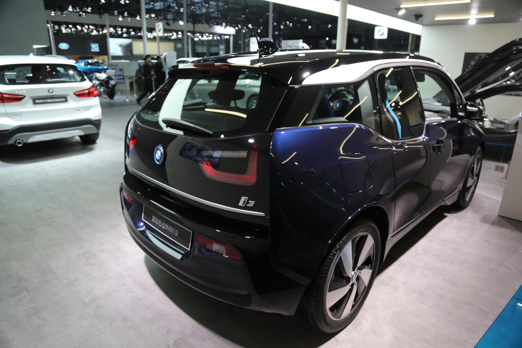 宝马bmw i3 新纯电动,35万级别新能源车,车展实拍!