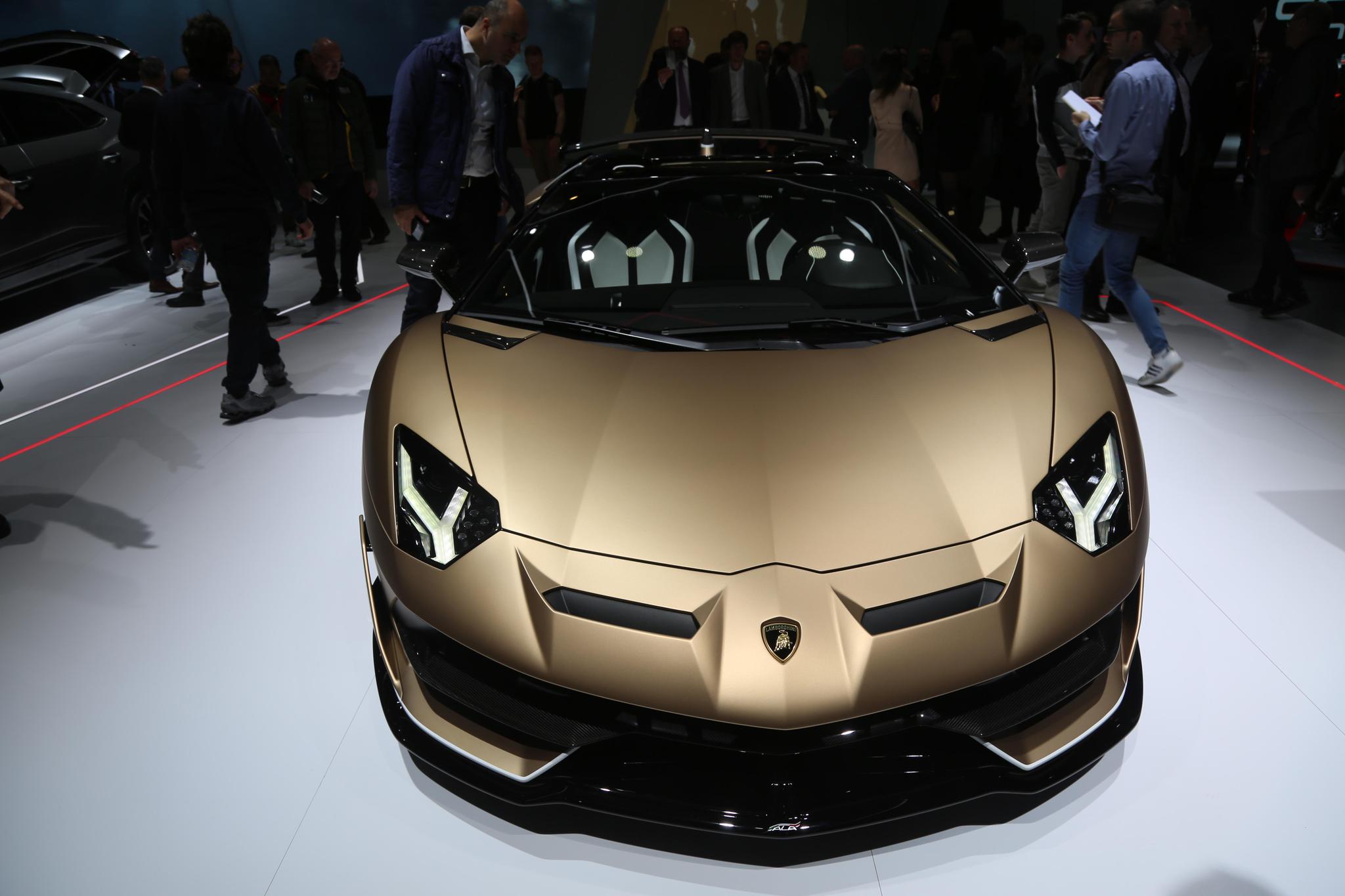 阿斯顿马丁概念车宾利纪念版兰博基尼敞篷版顶级名车你选谁