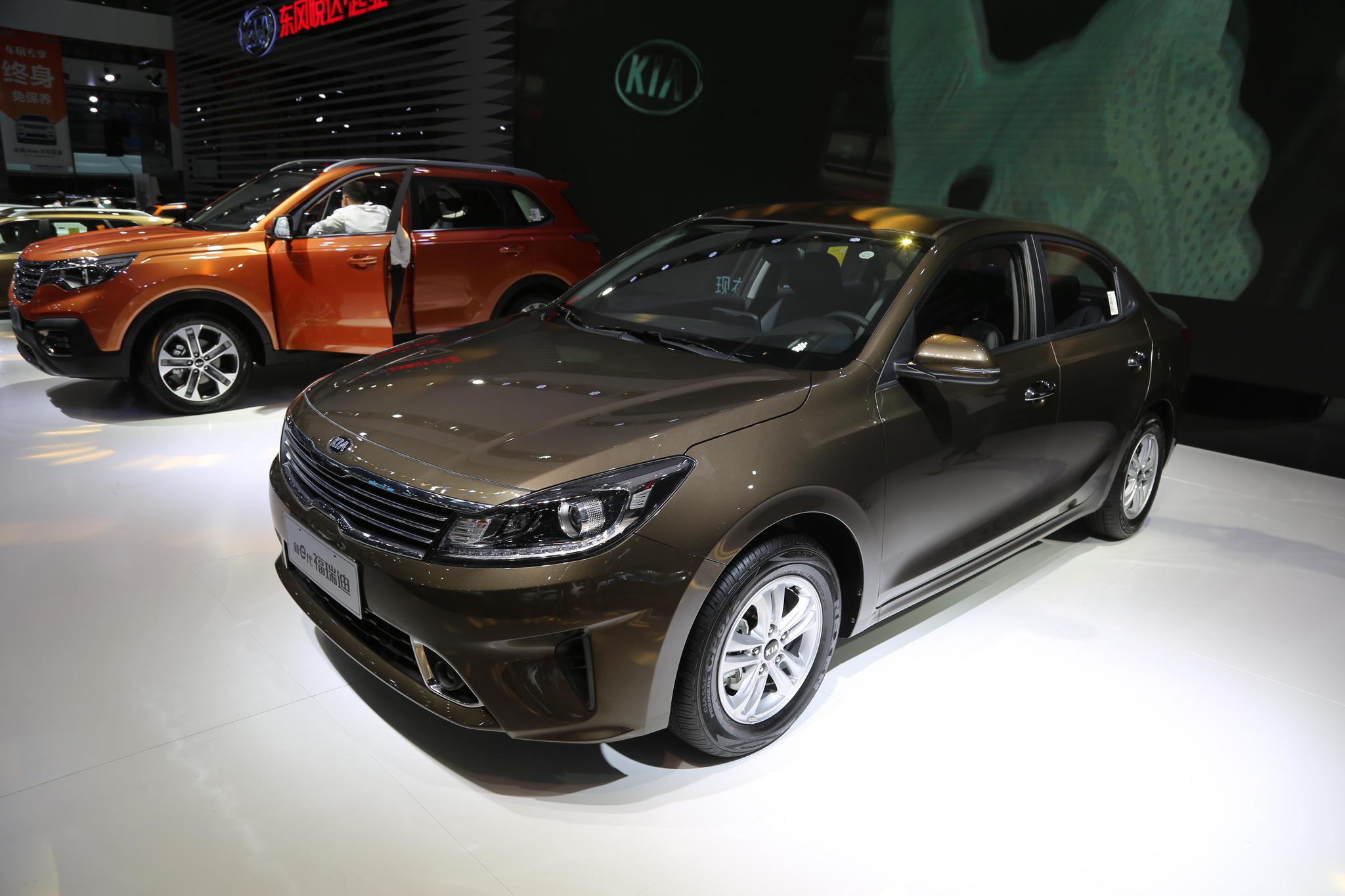 起亚新e代福瑞迪,10万级别会说话的互联网轿车,车展实拍!