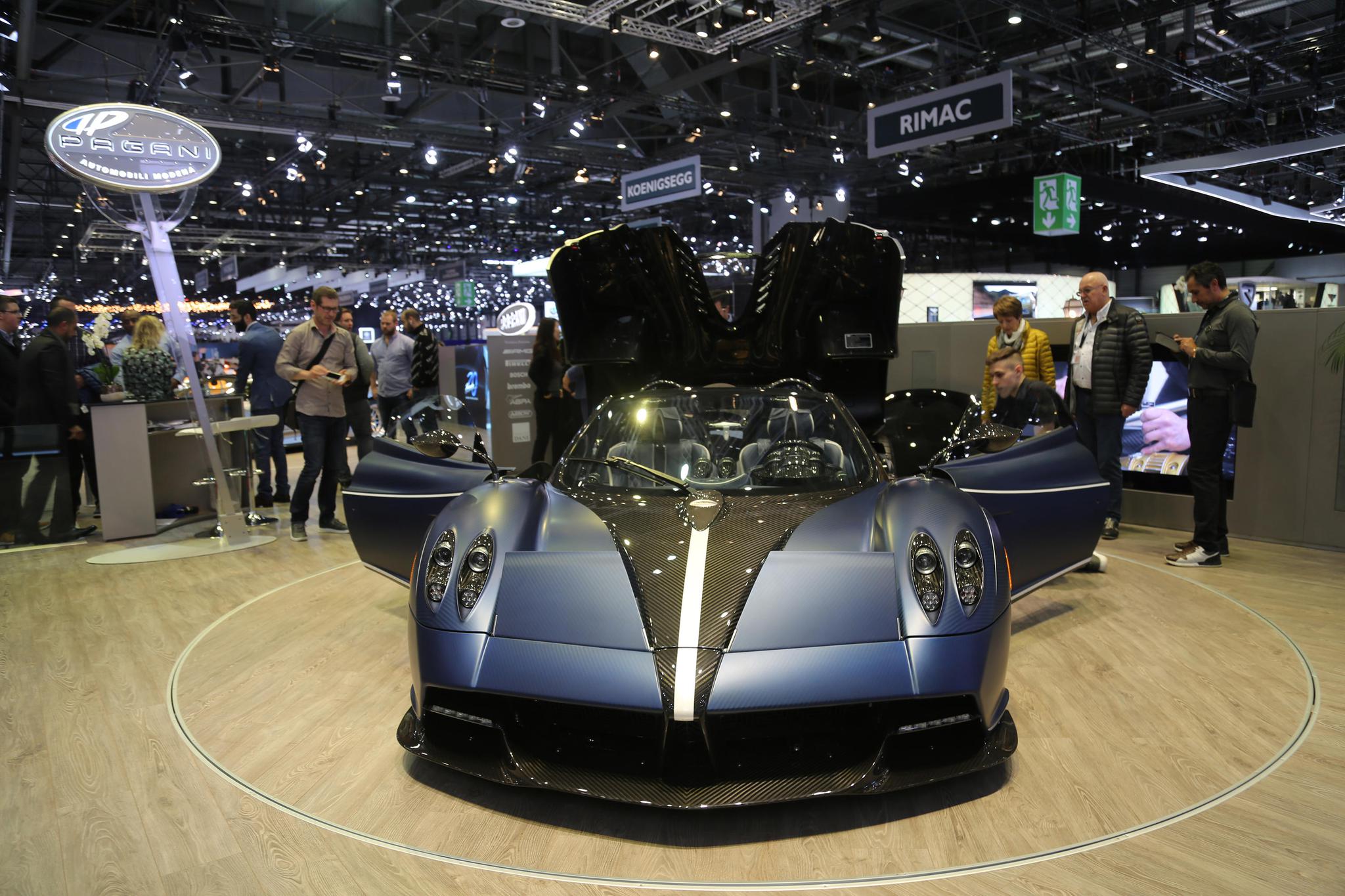 帕加尼hunyna roadster敞篷版 ,日内瓦车展实拍!