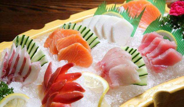 日本高端美食有多贵? 这款顶级生鱼片, 吃上一口就是一个月工资