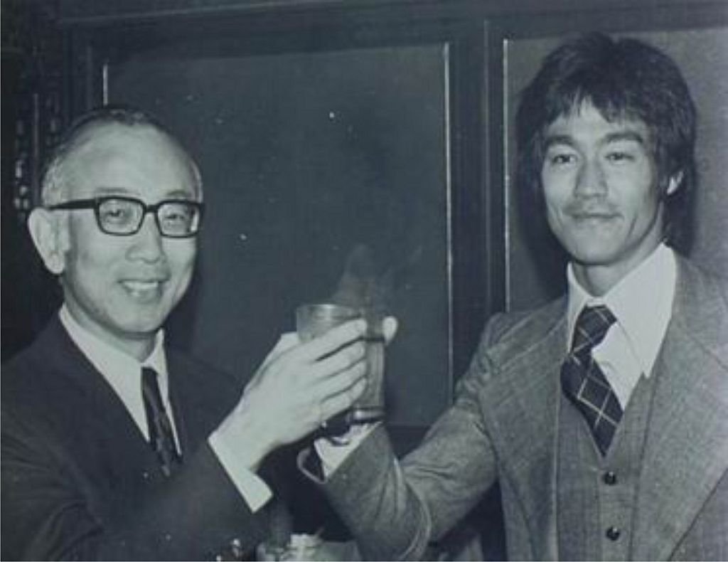 邹文怀去世,发掘李小龙捧红成龙,和邵逸夫争斗多年
