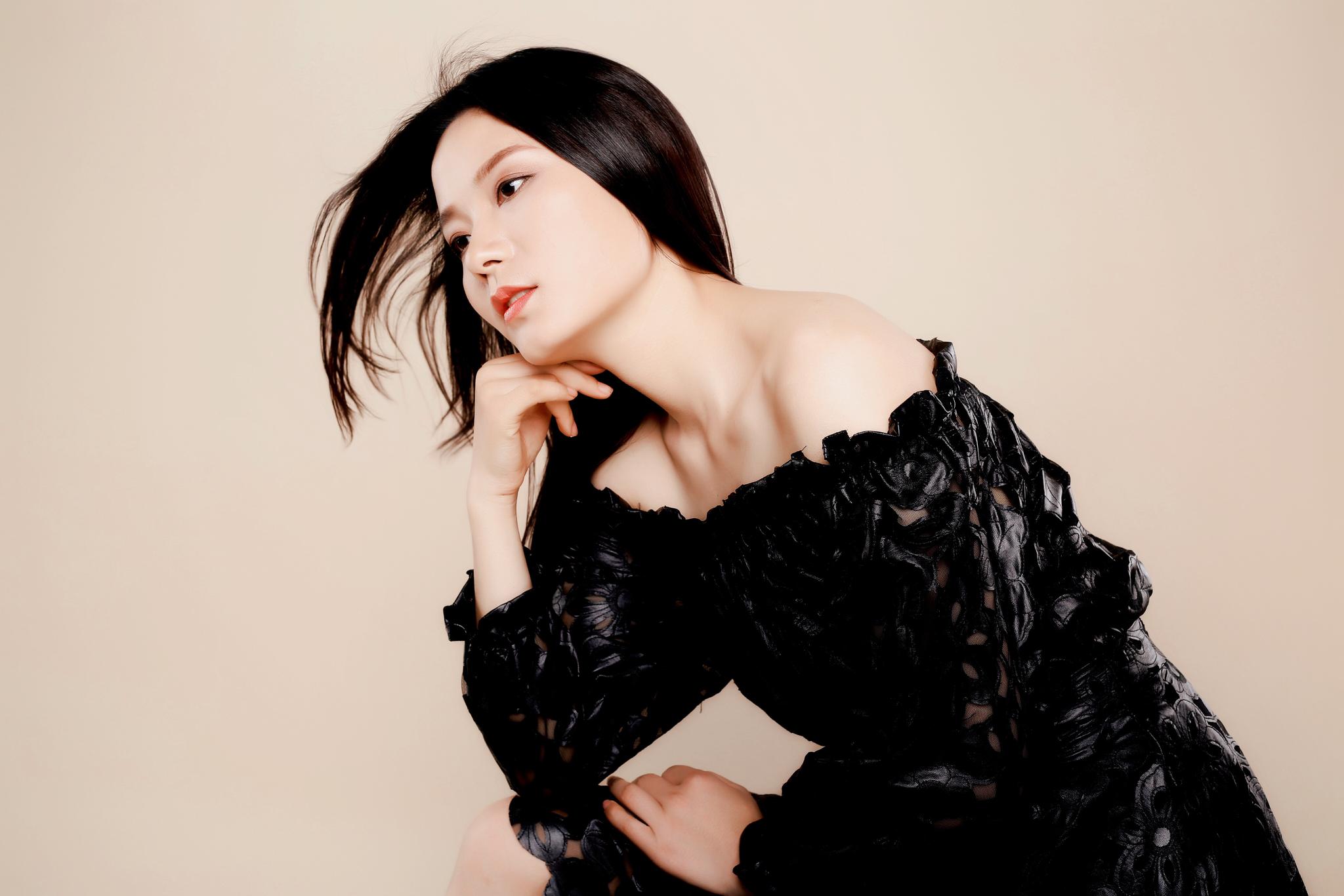 王嘉艺lisha再度发歌,引来一种乐迷惊喜.