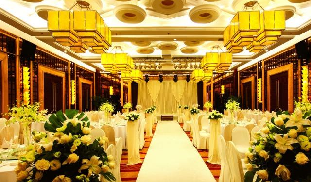 丢人到家,结婚宴席上几十桌客人全部坐好,新郎新娘却尴尬了!