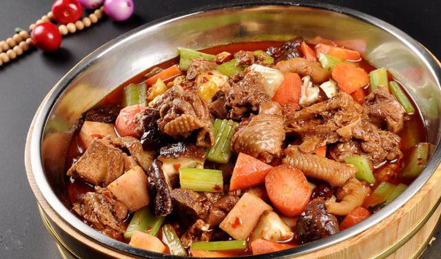 达州个性十足的一道名菜酸辣鸡,步奏简单,一学就会