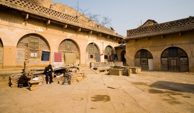 炎炎夏日住在这里不用开空调,晚上甚至还得需要盖一床被子