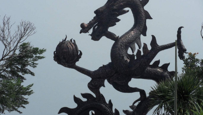 河南濮阳西水坡遗址,出土1.7米龙图案,十二生肖只有龙是假的?