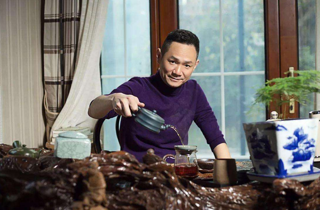 妻子去世九年,因思念亡妻无心再娶,今成著名影帝|果静林|佟欣|妻子