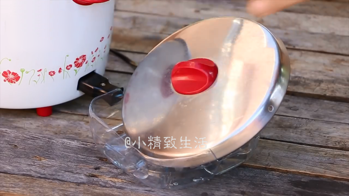 用完的空油桶不要扔,7张图教你废物利用自制锅盖沥水架