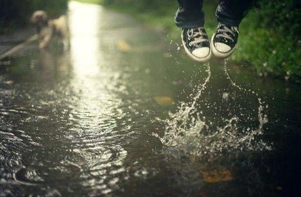 雨落心扉，梦中脏水扫身之谜