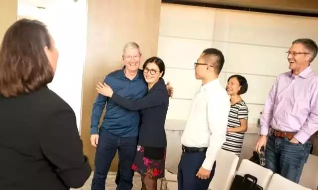 卑微是伟大的起点!女首富周群飞靠什么筑梦未来?__财经头条