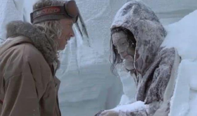 考古家发现冰封五百年的少女,好似睡美人一般,专家为此非常担忧