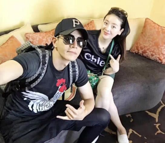 同名同姓却长得像双胞胎,一个二婚嫁小6岁帅气老公,一个嫁冠军