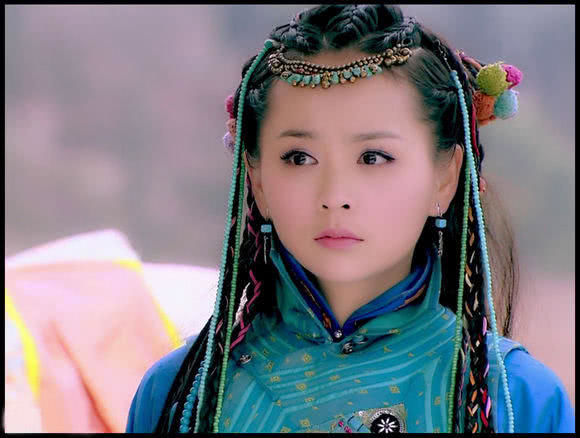 中的倾城佳人栗妙人,都美得令人心动,但小编最喜欢她的小玉儿,活泼