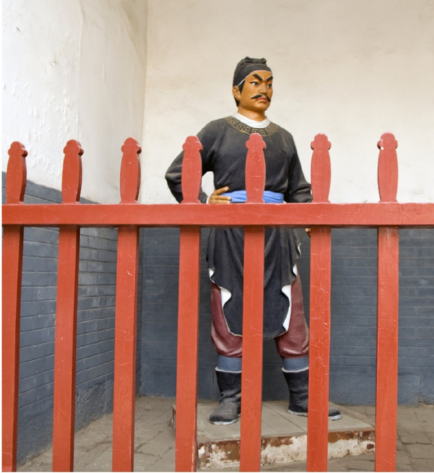 狱卒连夜将一具尸体偷运走,还说:我要为他洗冤,20年后轰动全国