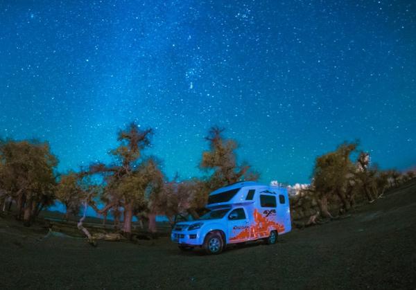 胡杨林逐星之旅 开皮卡房车 享受另一番生活方式-图16