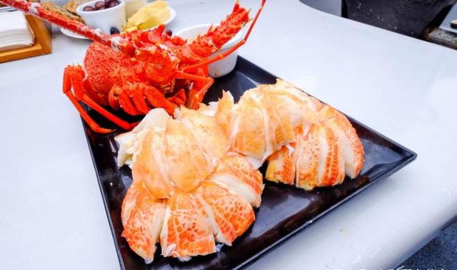 美食,龙虾的做法也有很多不一样,满足更多人的不同口味,那么澳洲龙虾