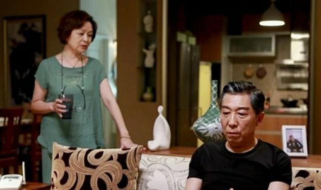 一出热闹的人间喜剧,除了姐弟恋,《小丈夫》中的黄昏恋同样精彩|姚澜
