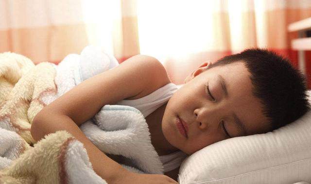 36岁孩子不分房睡妈妈怎么办这五种方法让孩子乖乖一个人睡