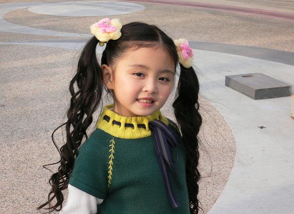 5岁出道的她,8岁因演《放羊的星星》走红,如今19岁长相清纯可爱