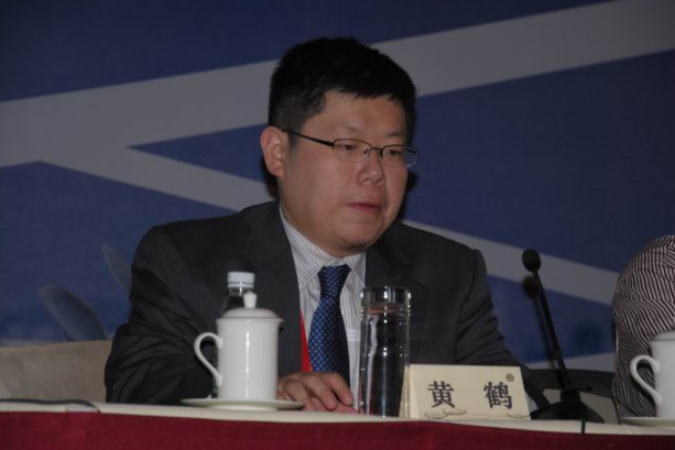 《江南皮革厂》倒闭多年,老板黄鹤和小姨子如今怎样了?人生如戏