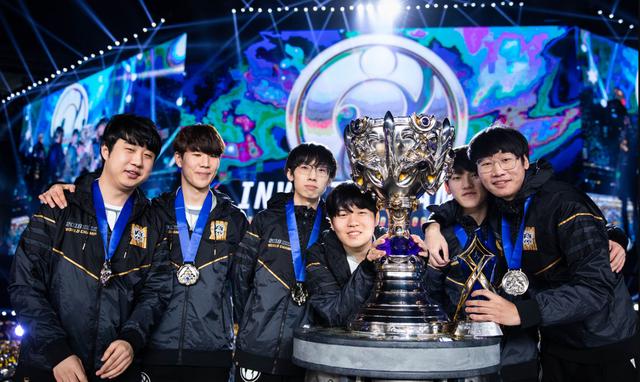 英雄联盟s8:ig夺冠青春圆满!国外网友热议:ig对kt才是总决赛