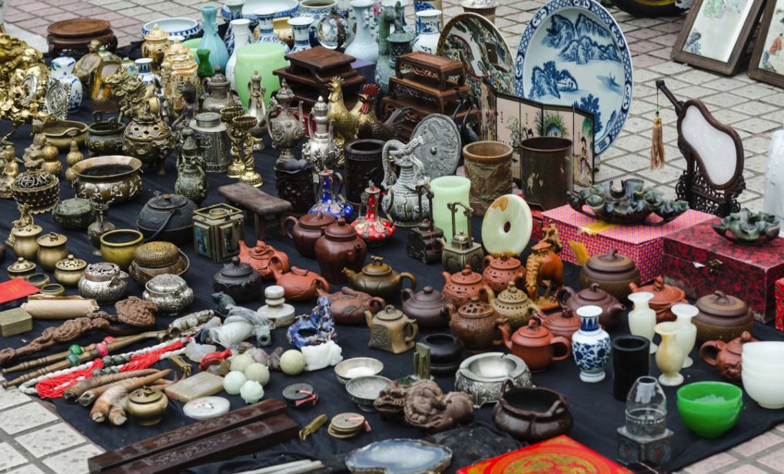 古玩市场:傻子越来越少,骗子骗完就跑,炒糊了!