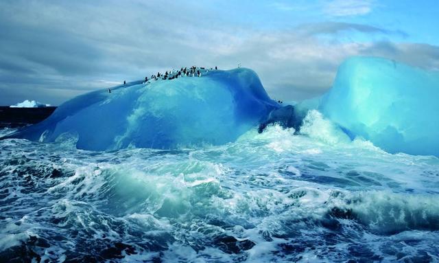 南极血瀑布图片