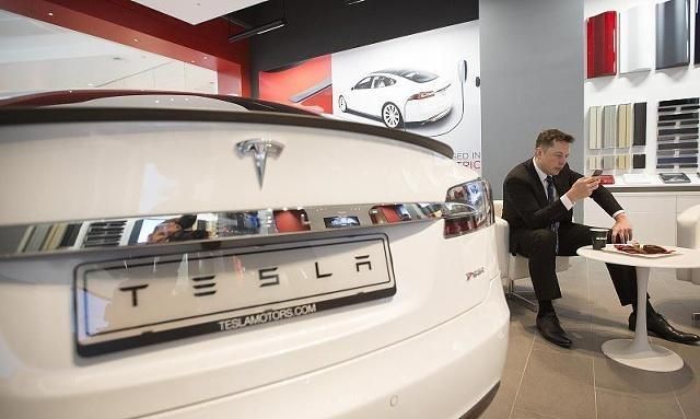 在国内新能源汽车纷纷上马风生水起之时,一个不好的消息到来了,2019年