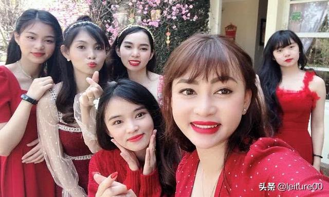 越南6姐妹因长相漂亮走红网络,其父亲称期待女婿的出现