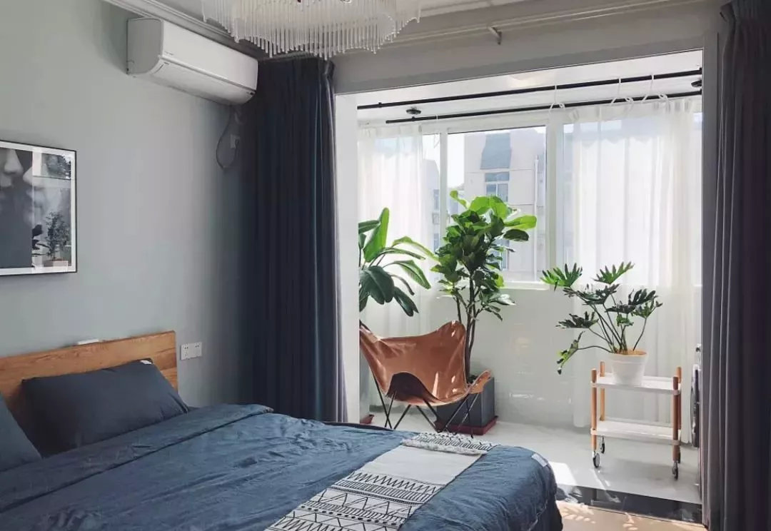 卧室带阳台,如何利用不浪费?