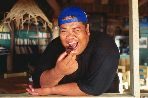 大洋洲神秘岛国:全民以胖为美,男人偏爱穿裙子,还能和鲸鱼共泳|汤加