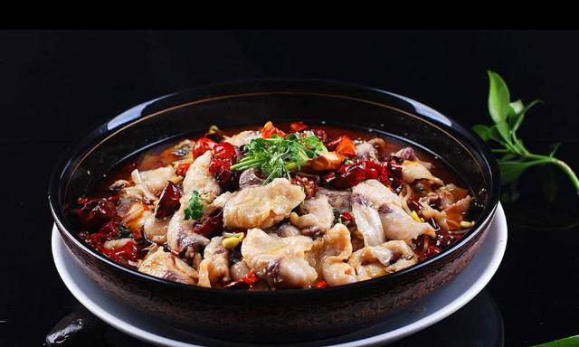 做水煮鱼时,鱼片千万不要直接煮!多加这1步,鱼片不烂不散不腥