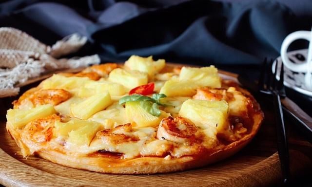 夏威夷风情披萨加了新鲜的菠萝味道才正点