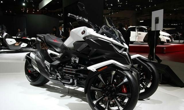 本田多款概念倒三轮摩托车里面