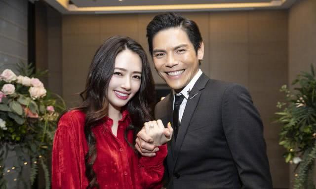 郭碧婷订婚钻戒抢眼,看了向太送给干女儿的礼