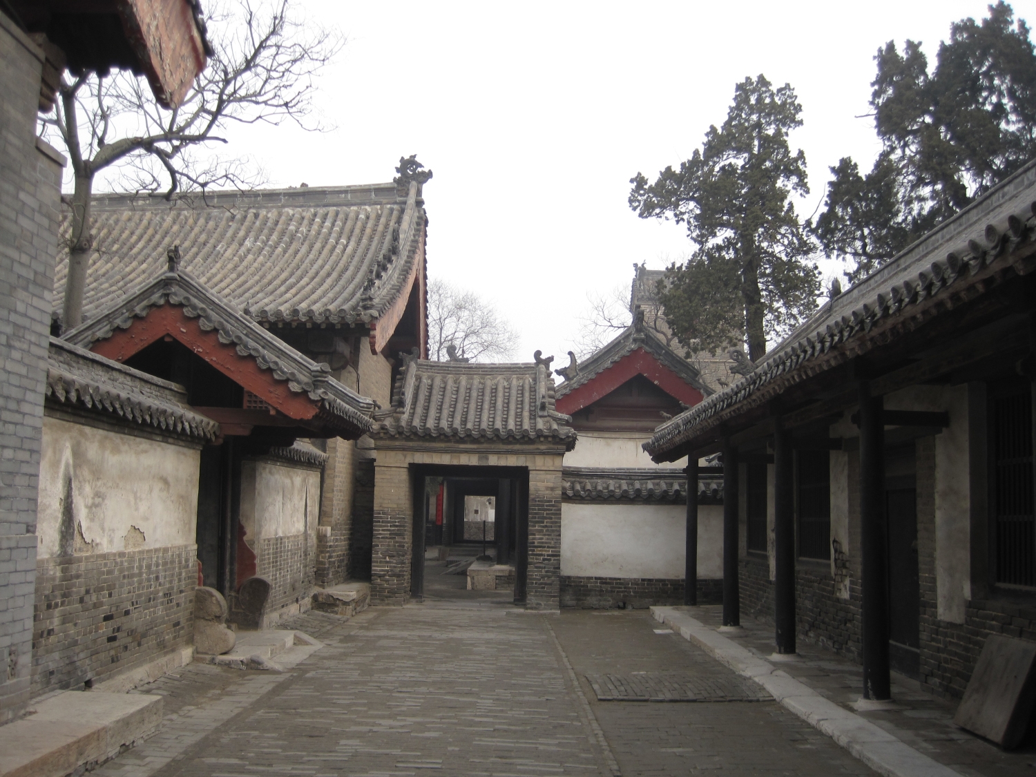 曲阜的冬天,寒冷萧瑟,似乎更符合孔子故里的现状