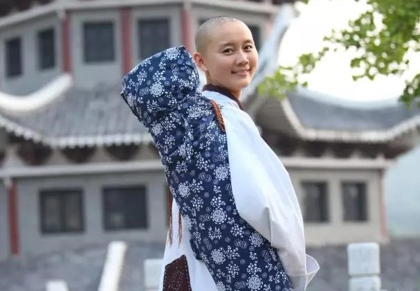 "中国最美尼姑",985名校毕业,却出家为尼|出家为尼|尼姑|寺院_新浪
