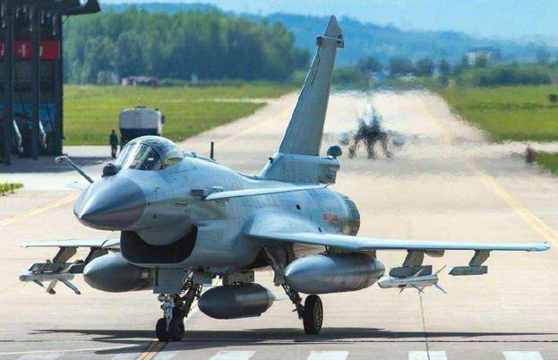 俄王牌战机苏35居然被歼10c狠虐,竟因此套设备