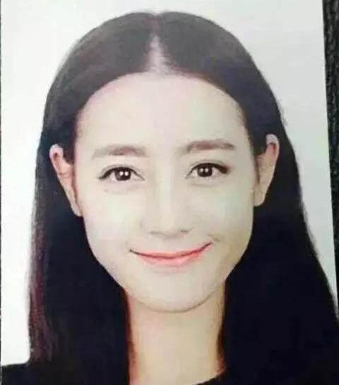 明星证件照:郑爽学生时代脸蛋肉嘟嘟,但宋慧乔比电视里还要美