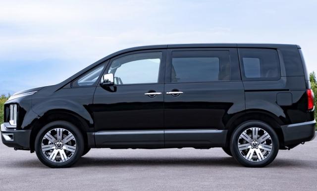 真正能越野的七座mpv2019款三菱得利卡到店超选四驱侧滑门