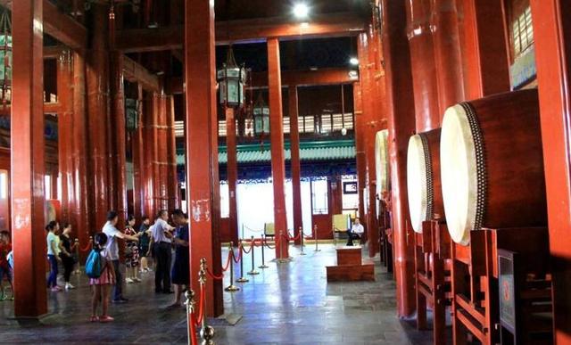 北京鼓楼气势壮观有着不朽的艺术价值及高度技术水平