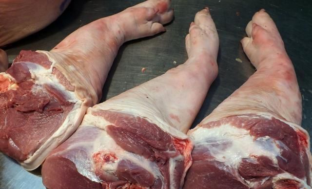 猪肉前腿肉和后腿肉有何区别?老屠夫:差别可大着呢